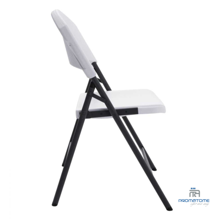 Witte polyethyleen stoel